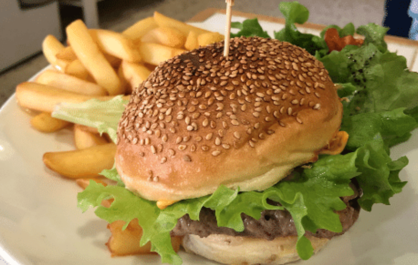 Hamburger Frites Salade Casa Beluza Auterive